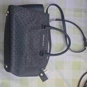 Michael Kors Navy Blue Women's Bag NEW with Tag.